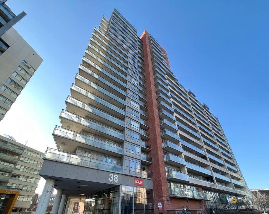 Apartment Cozy One Bedroom Unit With Balcony